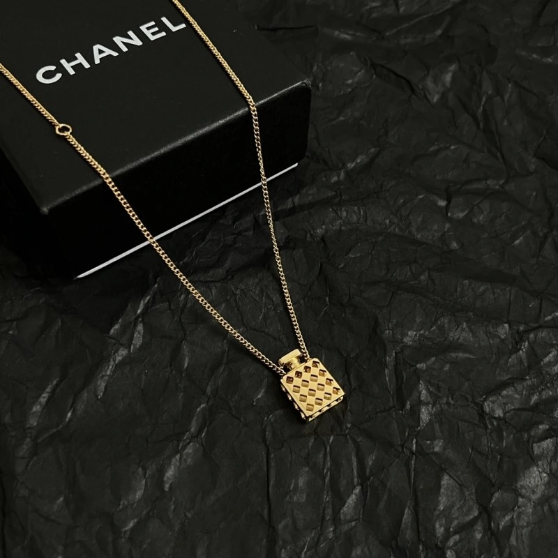 Compact Chanel Necklaces 218870