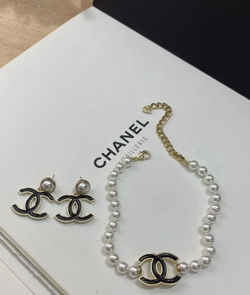 Versatile Chanel Necklaces 218860