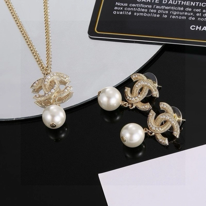 Supportive Chanel Necklaces 218858
