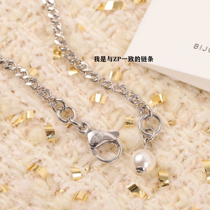 Chanel Necklaces Flexible 218831