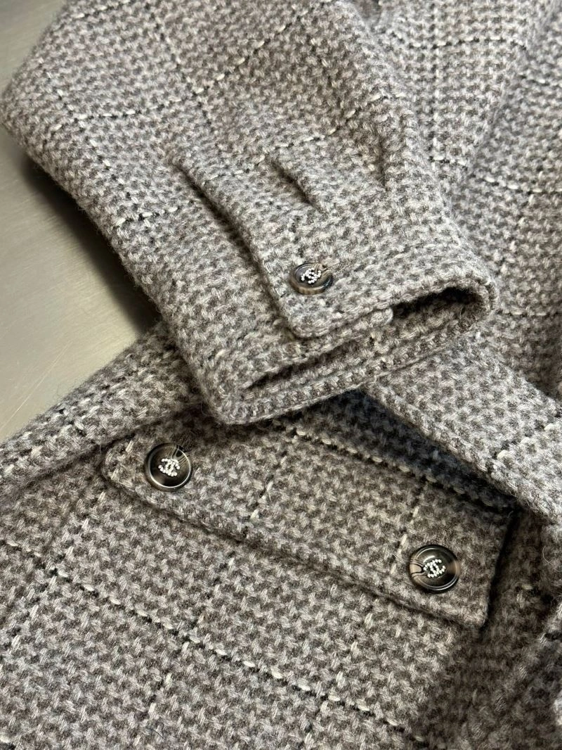 Chanel Outwear Elegant 111402