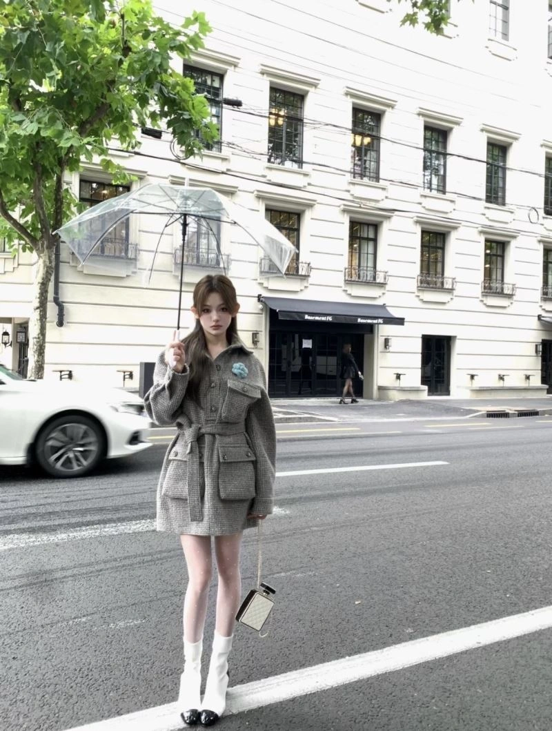 Chanel Outwear Elegant 111402