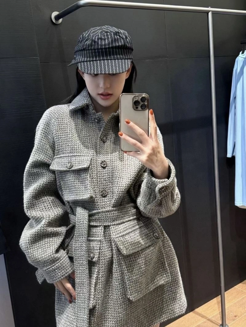 Chanel Outwear Elegant 111402