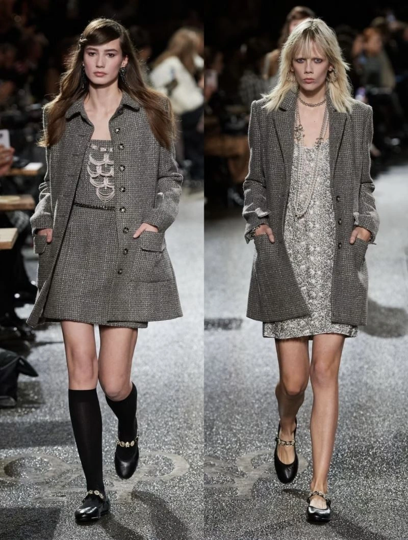 Chanel Outwear Elegant 111402