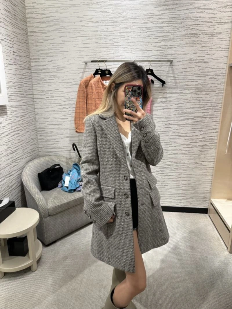 Chanel Outwear Elegant 111402