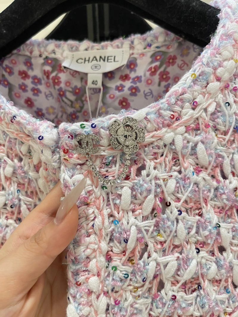 Chanel Outwear Lightweight 108828