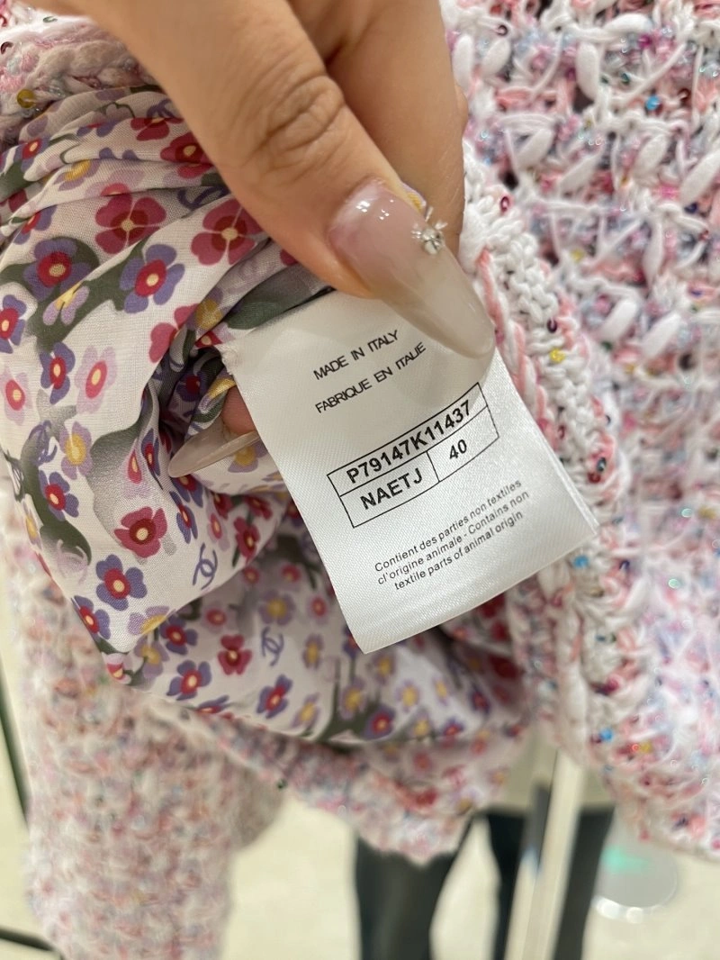 Chanel Outwear Lightweight 108828