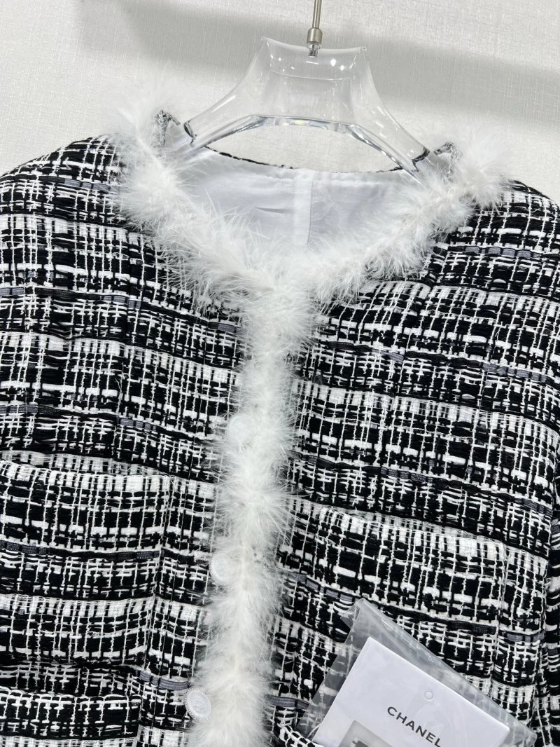 EasyMatch Chanel Outwear 108817