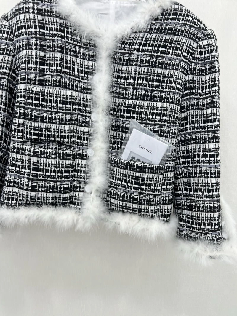 EasyMatch Chanel Outwear 108817