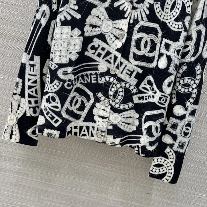 Popular Chanel Outwear 108800