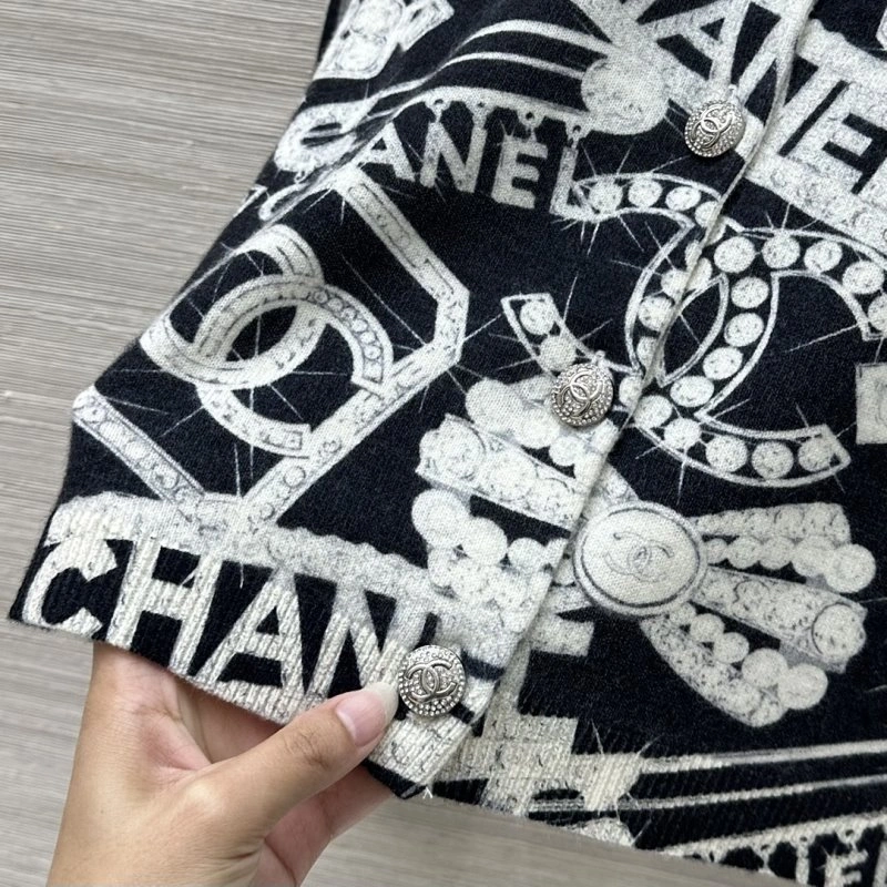 Popular Chanel Outwear 108800