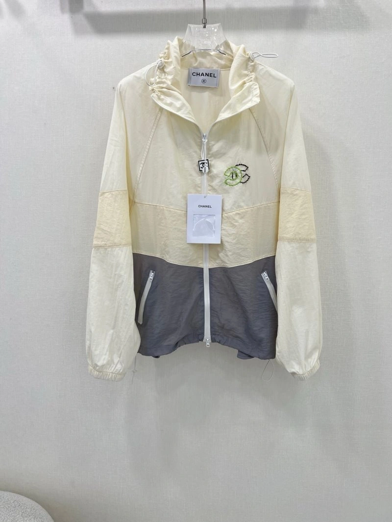 Chanel Outwear Resilient 110481