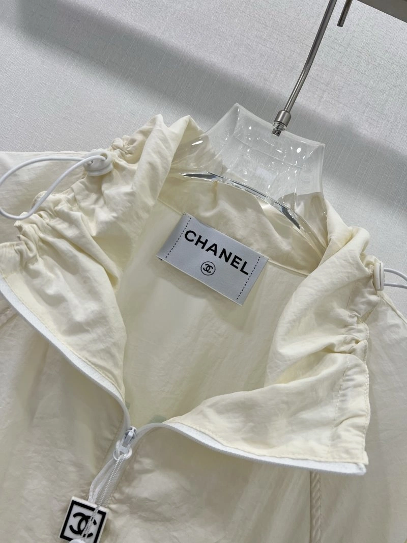 Chanel Outwear Resilient 110481
