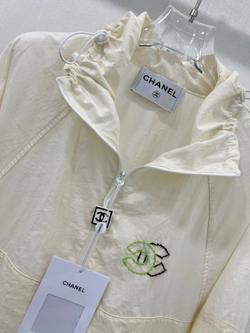 Chanel Outwear Resilient 110481