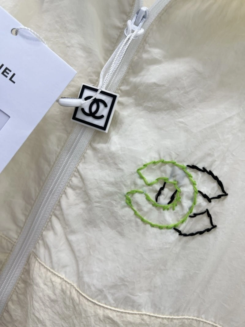 Chanel Outwear Resilient 110481