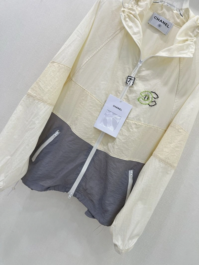 Chanel Outwear Resilient 110481