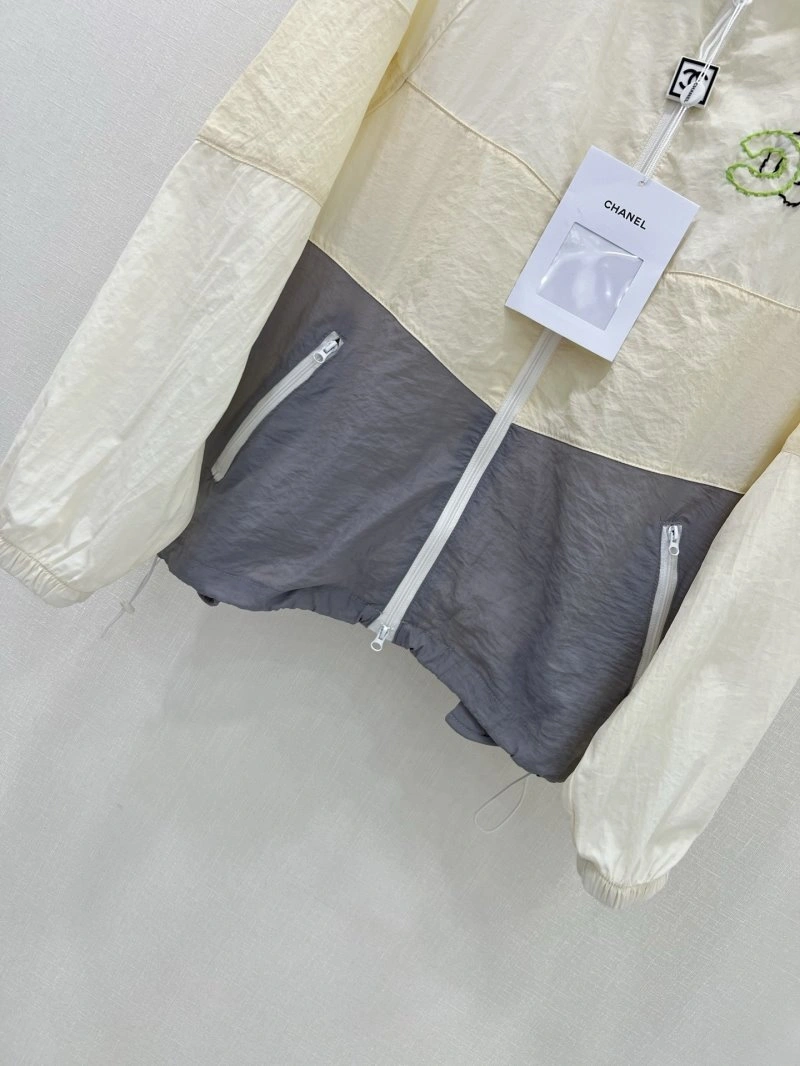 Chanel Outwear Resilient 110481