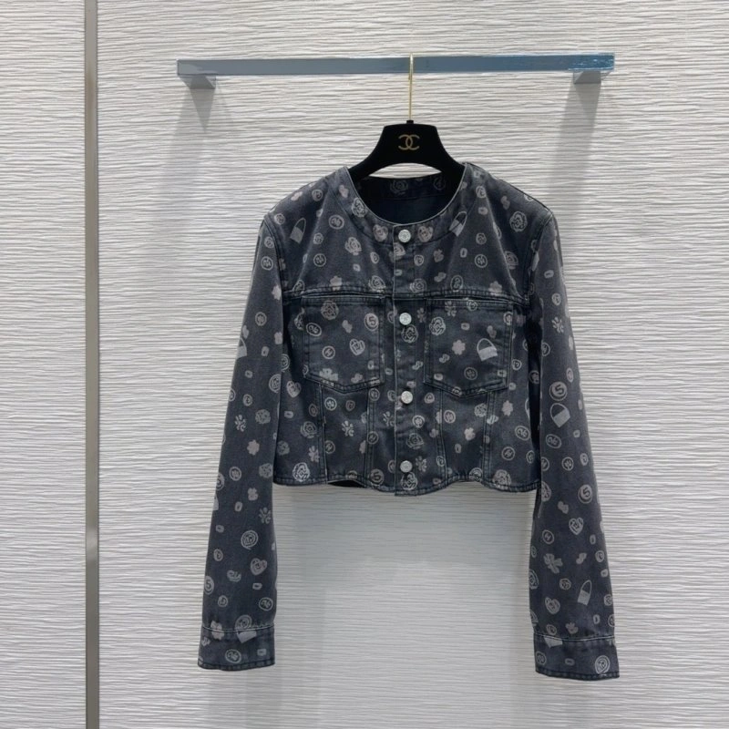 Chanel Outwear Unique 110468