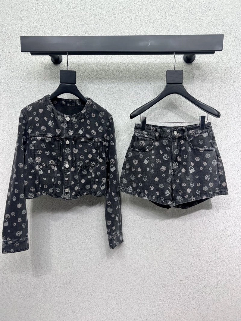 Unique Chanel Outwear 110466