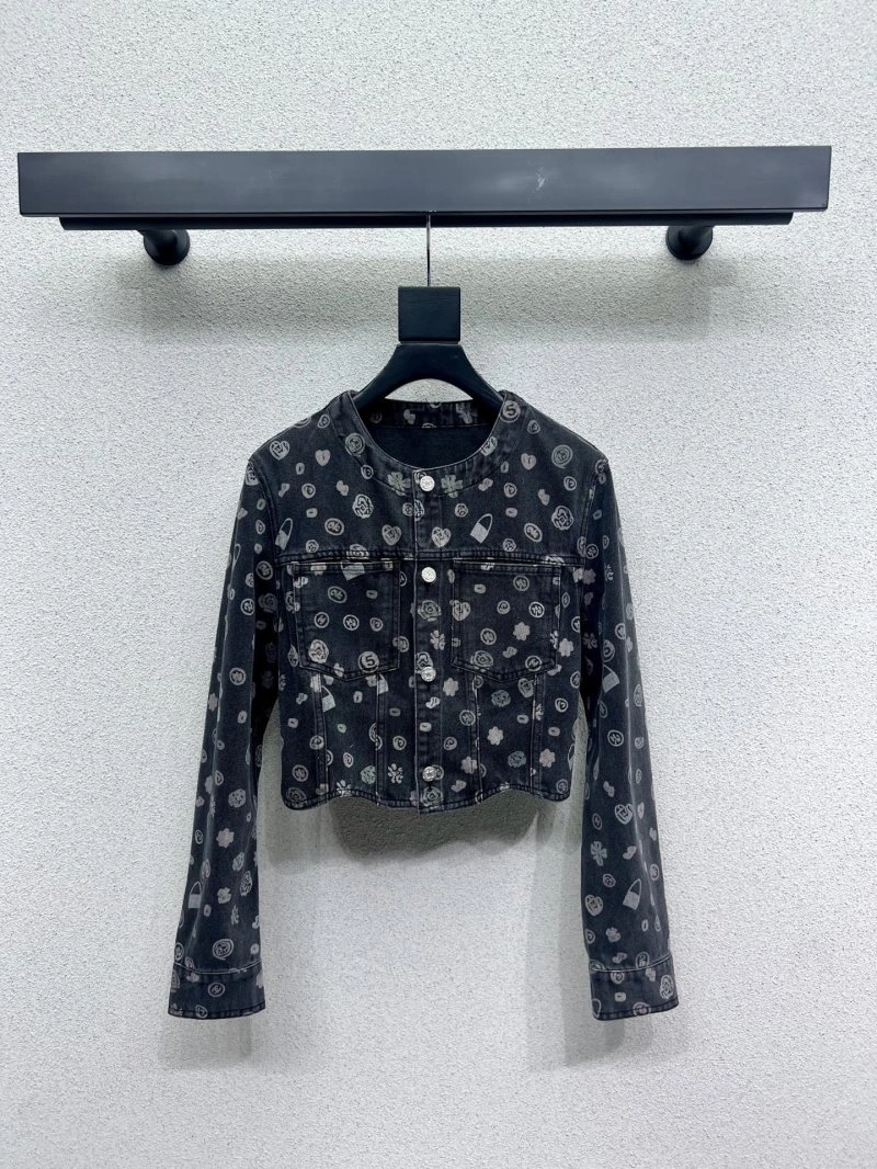 Unique Chanel Outwear 110466