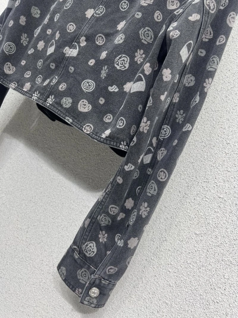 Unique Chanel Outwear 110466