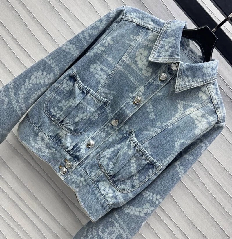 DailyWear Chanel Outwear 108169