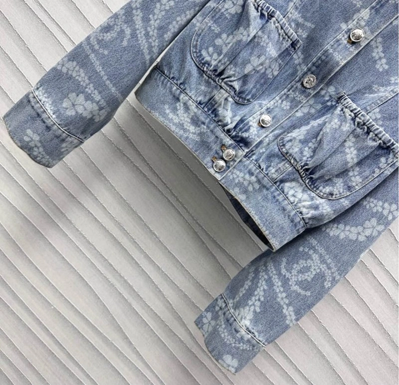 DailyWear Chanel Outwear 108169