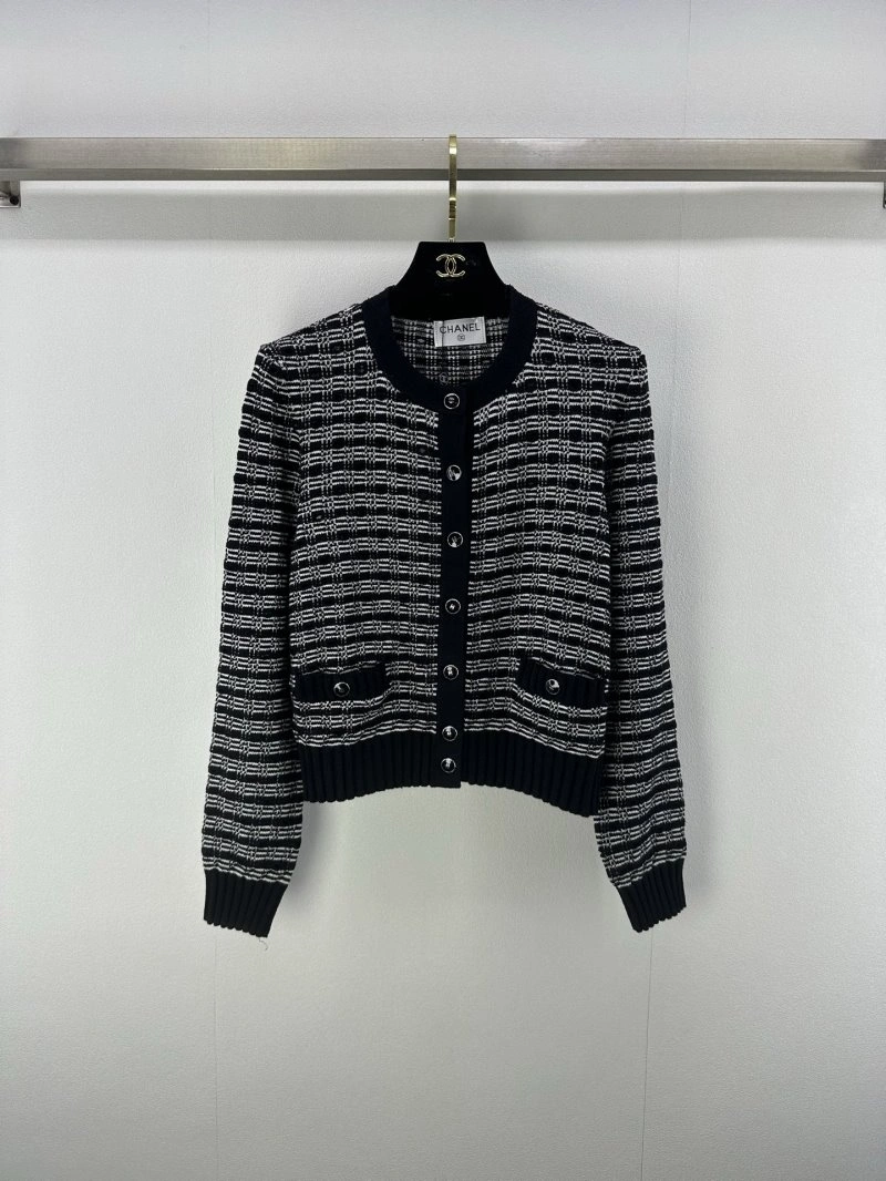 Chanel Outwear Sophisticated 108143