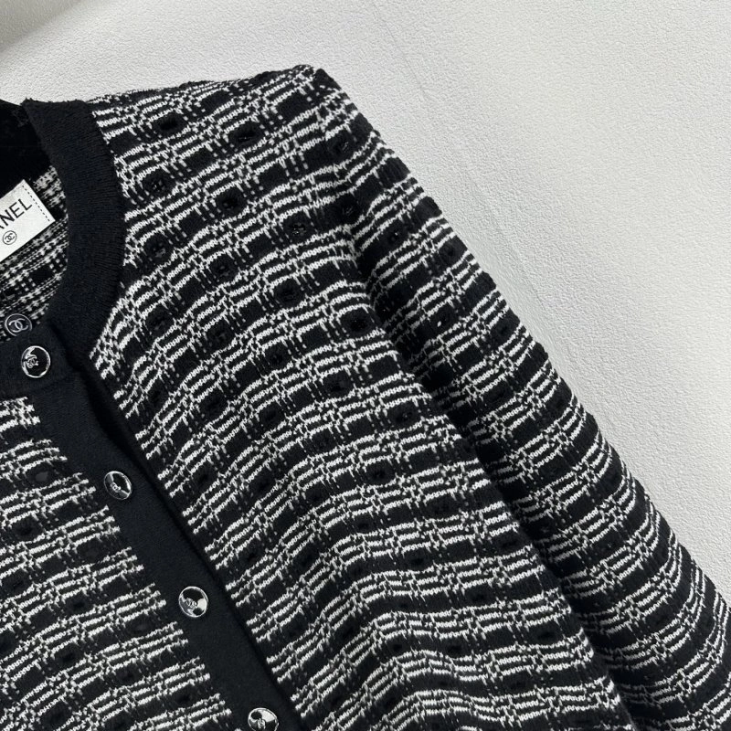 Chanel Outwear Sophisticated 108143