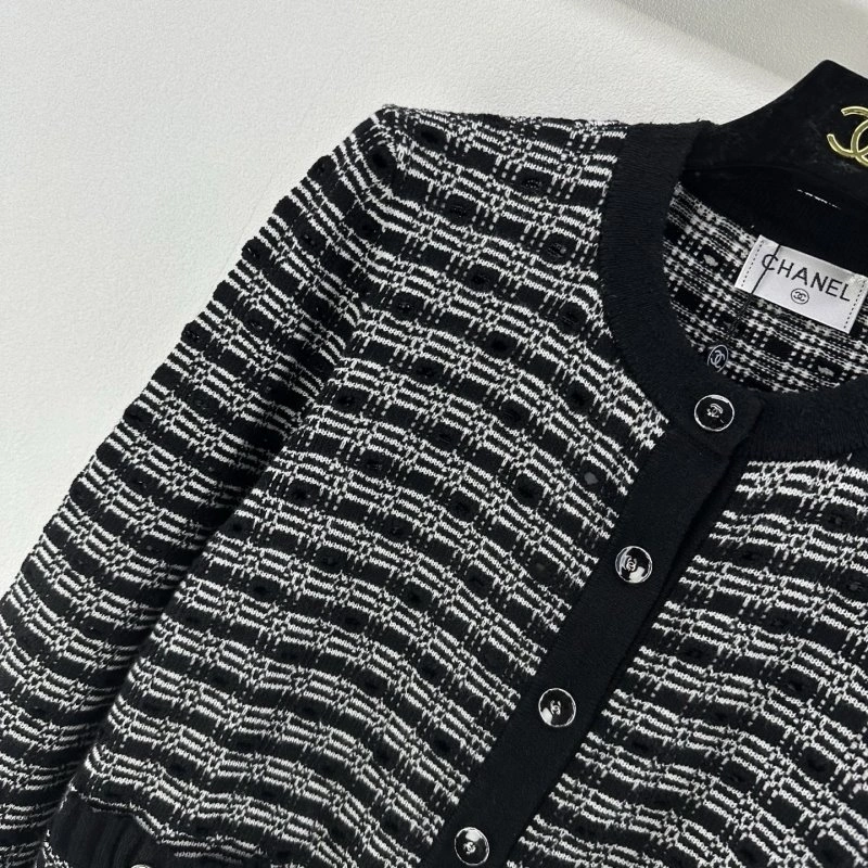 Chanel Outwear Sophisticated 108143