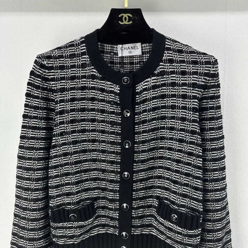 Chanel Outwear Sophisticated 108143