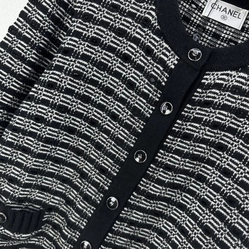 Chanel Outwear Sophisticated 108143