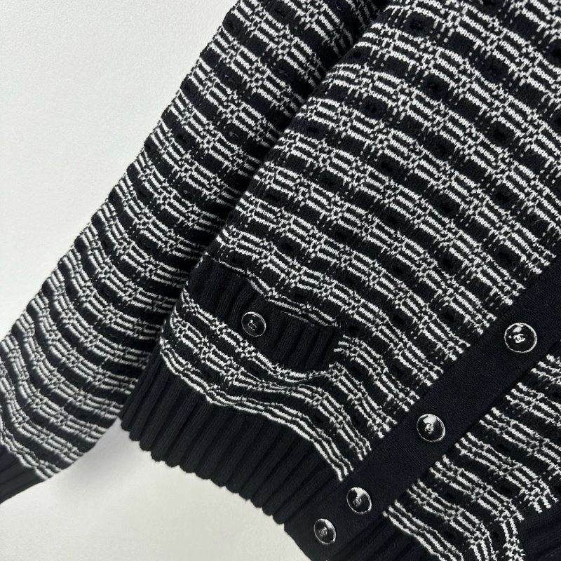 Chanel Outwear Sophisticated 108143