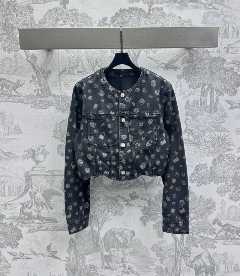 Elegant Chanel Outwear 108138