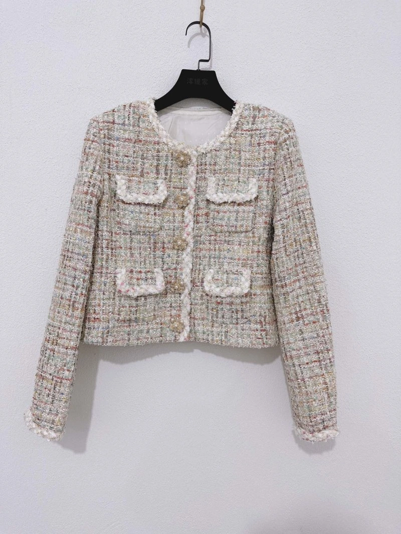 Chanel Outwear Unique 108135