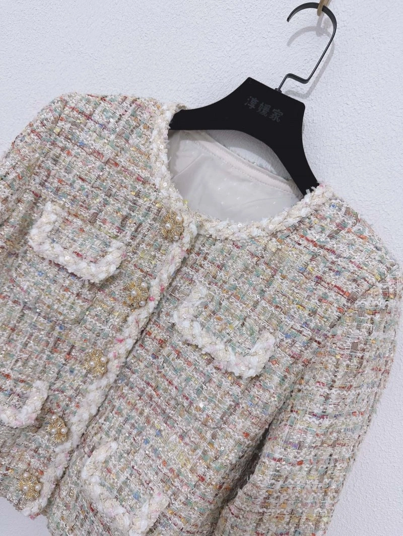 Chanel Outwear Unique 108135