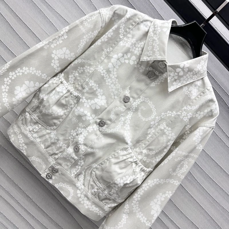 Premium Chanel Outwear 108134