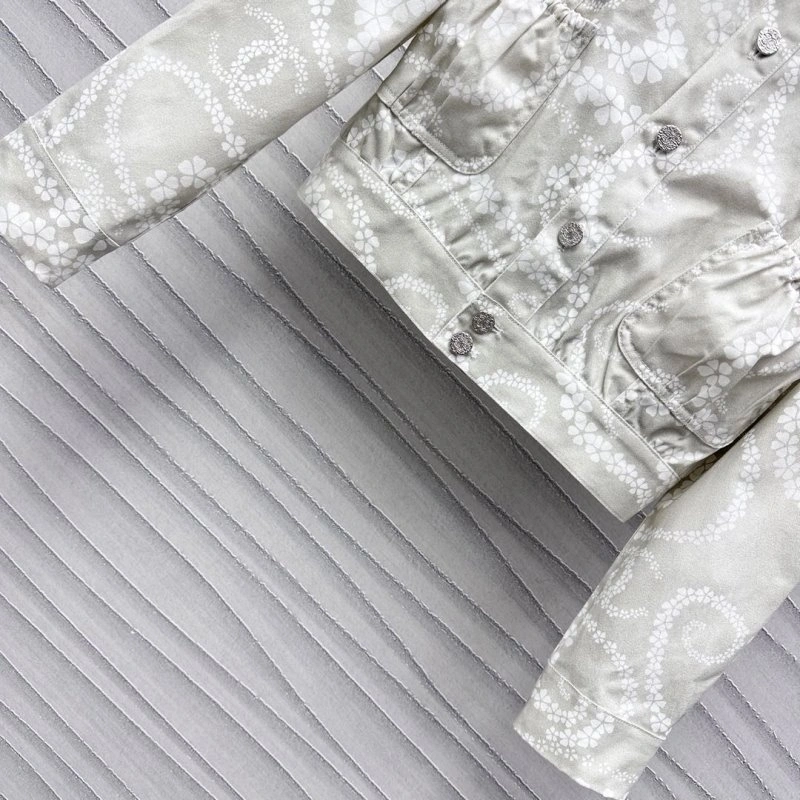 Premium Chanel Outwear 108134
