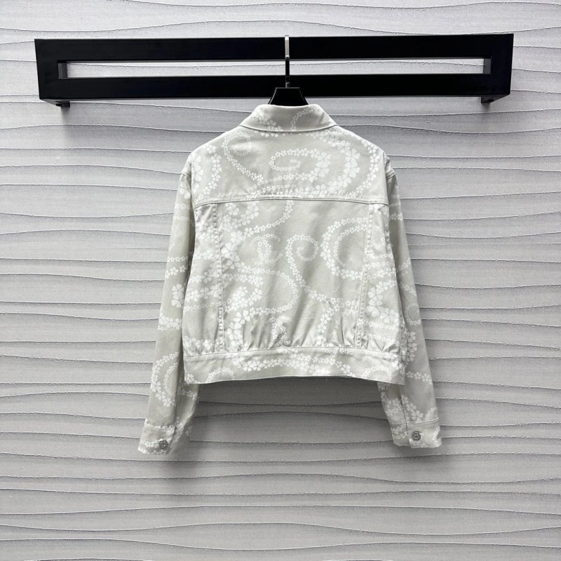 Premium Chanel Outwear 108134