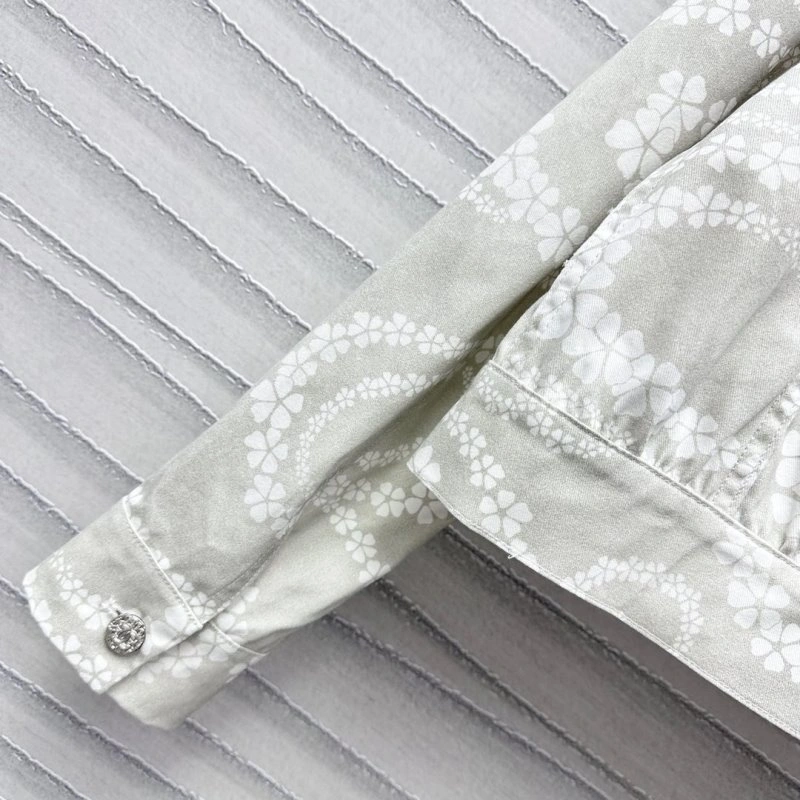 Premium Chanel Outwear 108134