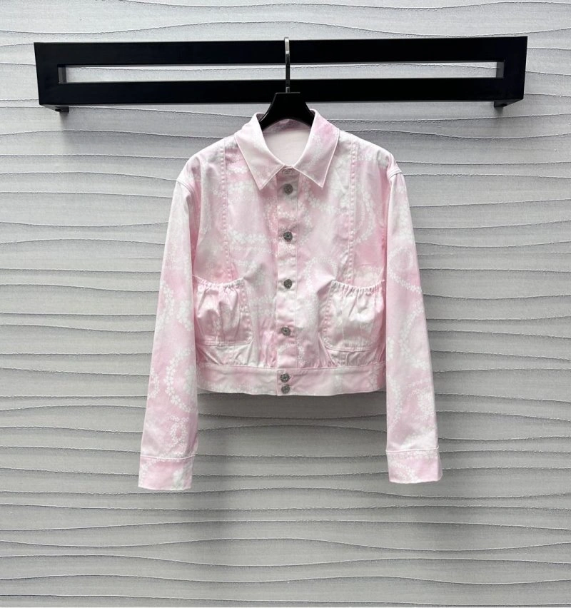 Chanel Outwear Unique 108131