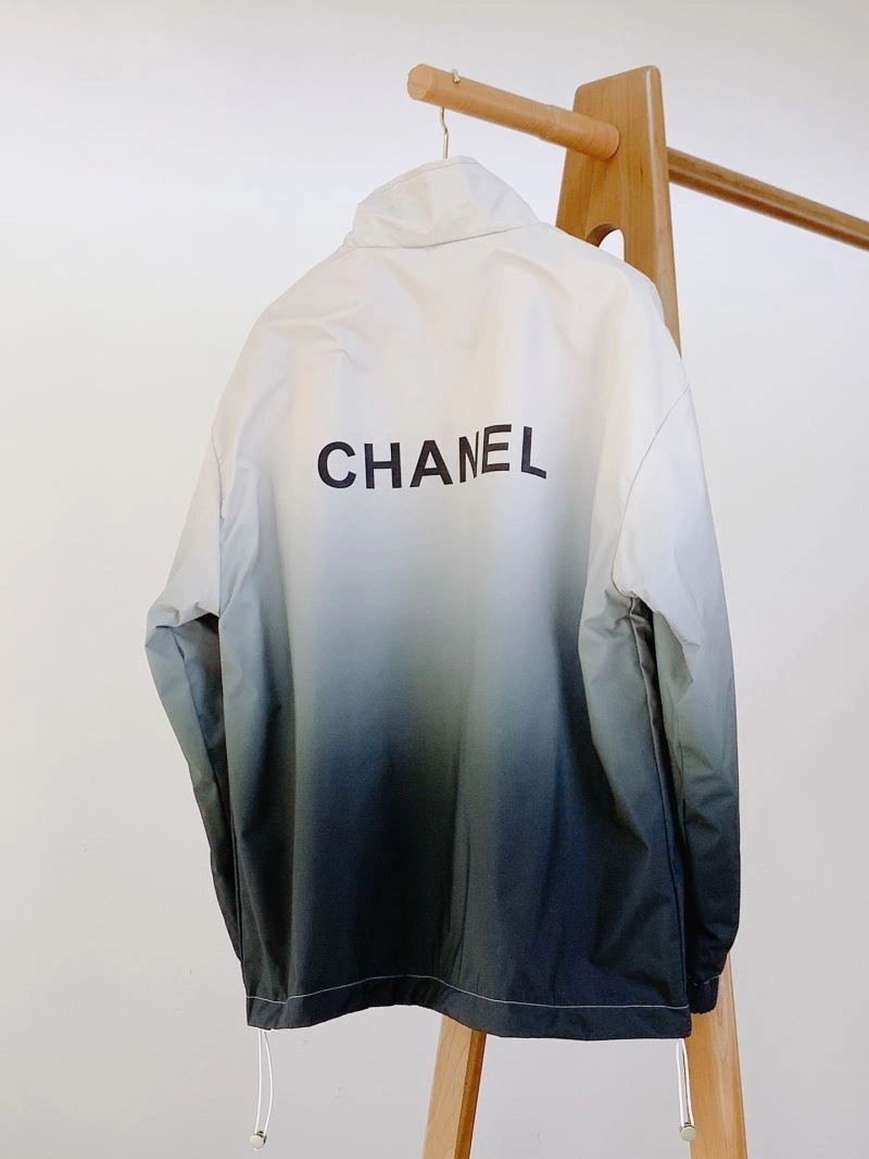 Fashionable Chanel Outwear 111256