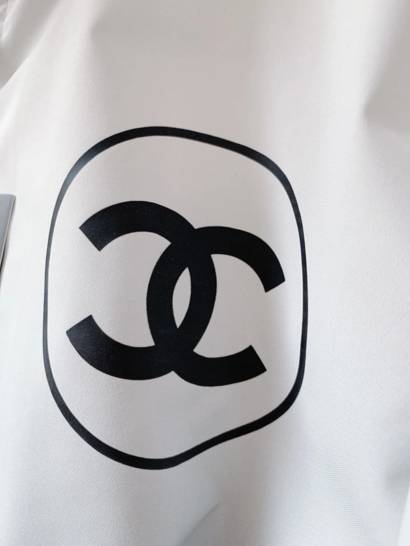 Fashionable Chanel Outwear 111256