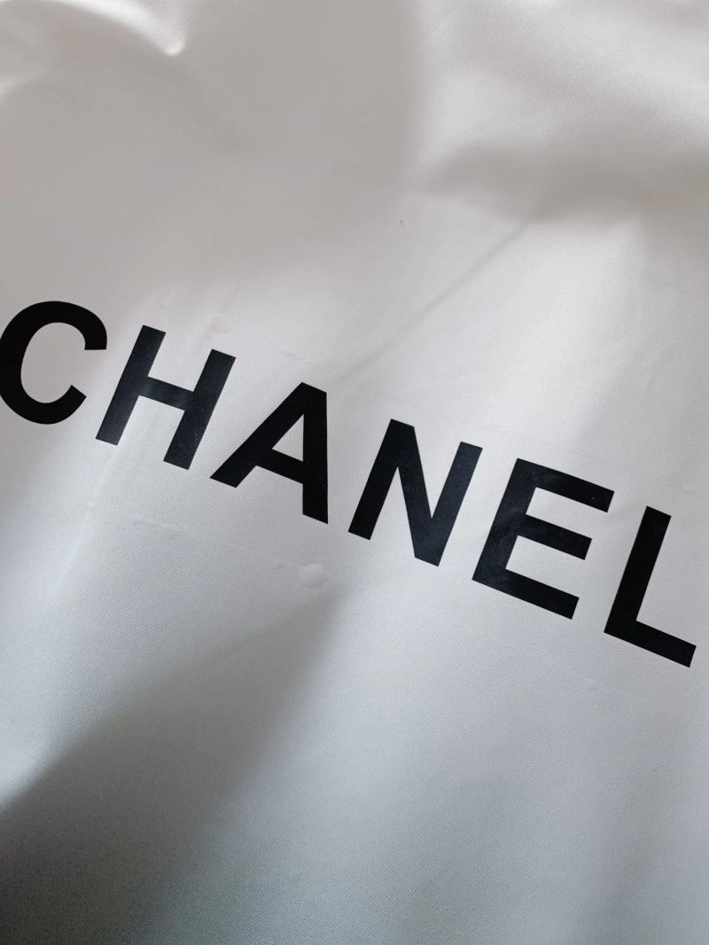 Fashionable Chanel Outwear 111256