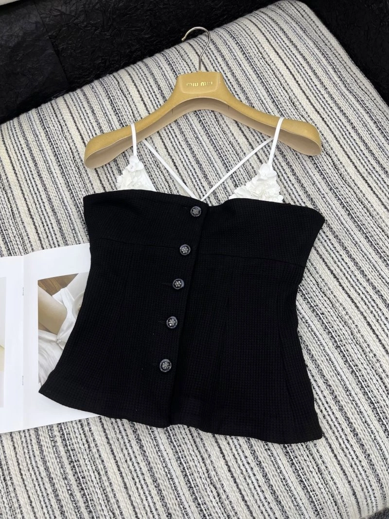 Chanel Outwear Unique 109781