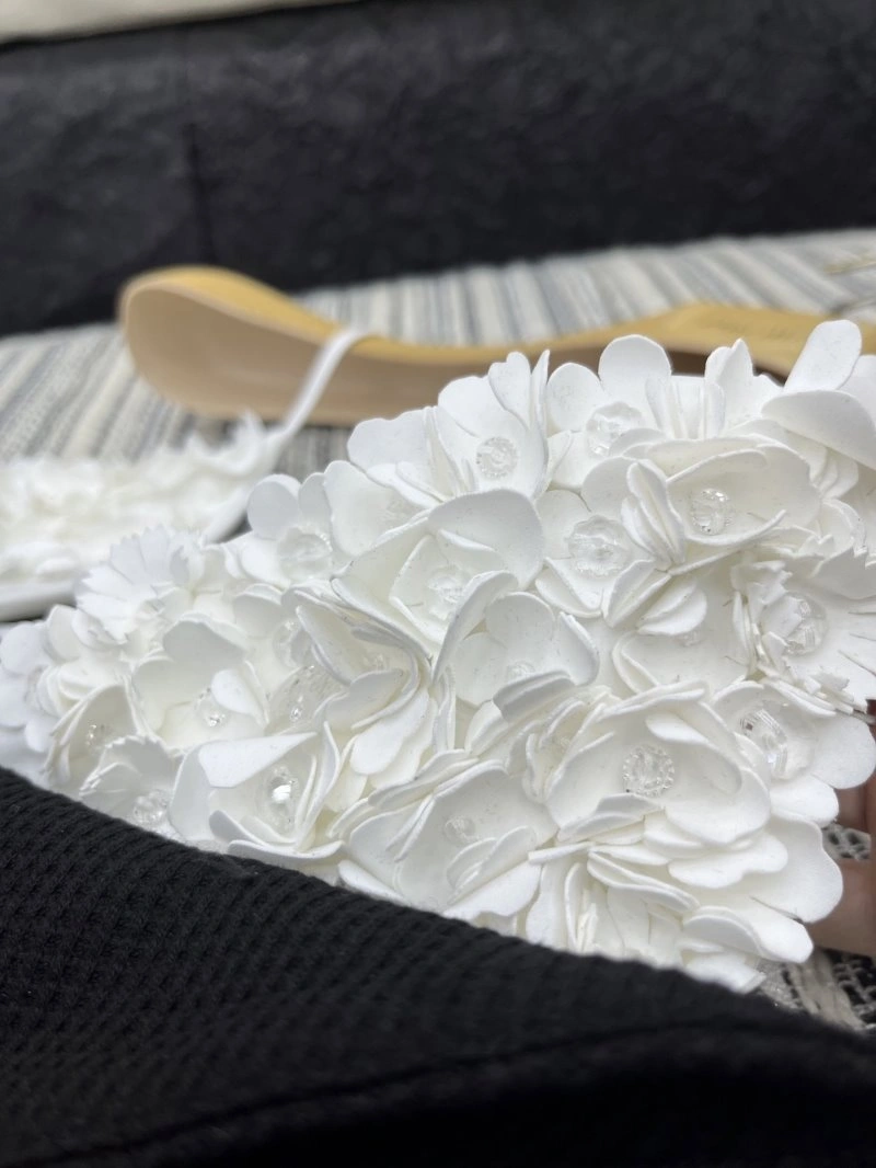 Chanel Outwear Unique 109781