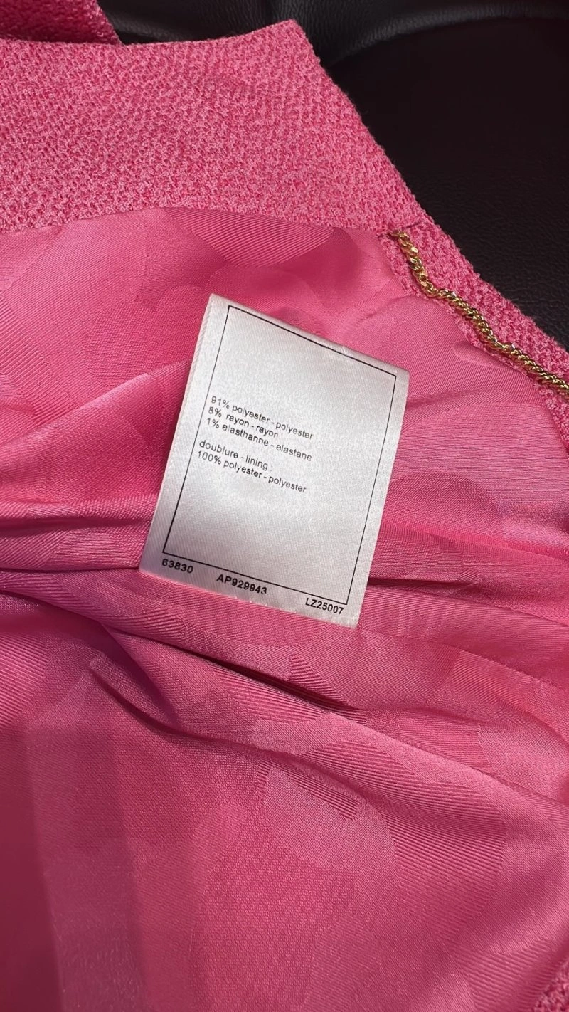 Chanel Outwear Elegant 109786