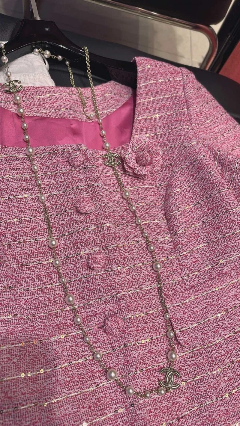 Unisex Chanel Outwear 109788