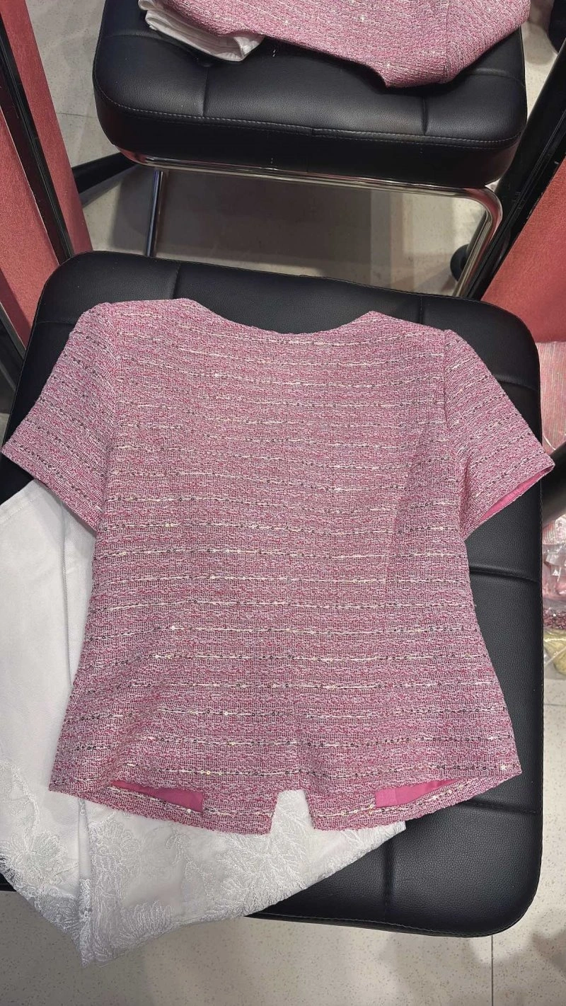 Unisex Chanel Outwear 109788