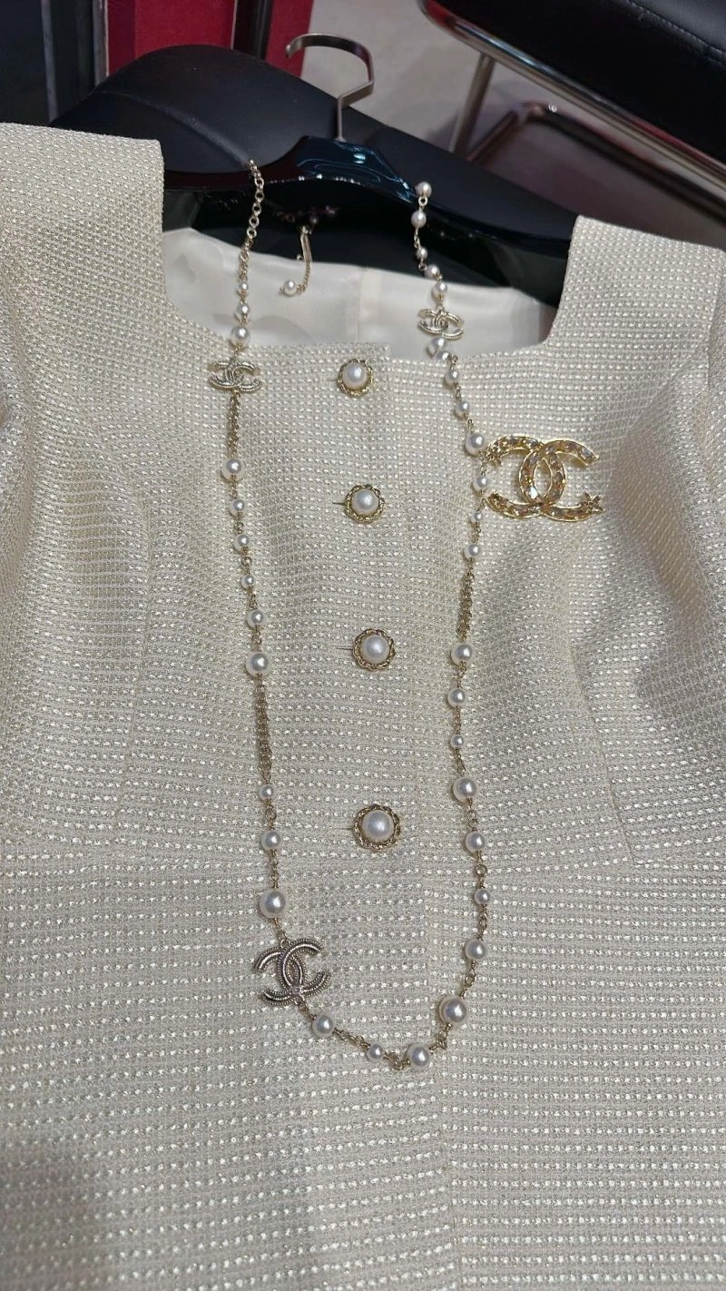 HighPerformance Chanel Outwear 109790